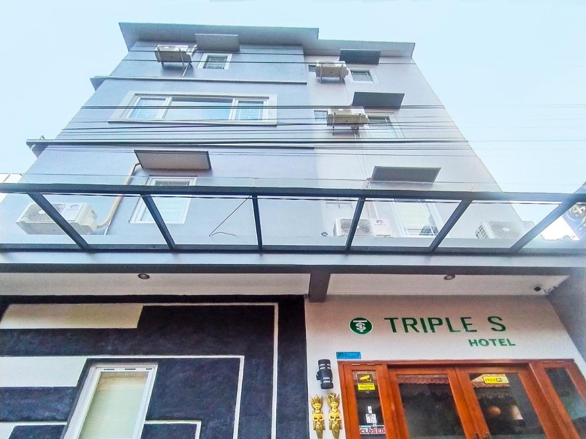Oyo 91686 Triple S Hotel Malioboro Yogyakarta Kültér fotó