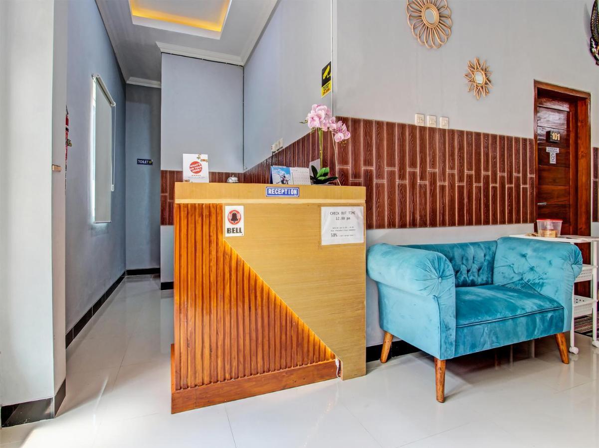 Oyo 91686 Triple S Hotel Malioboro Yogyakarta Kültér fotó