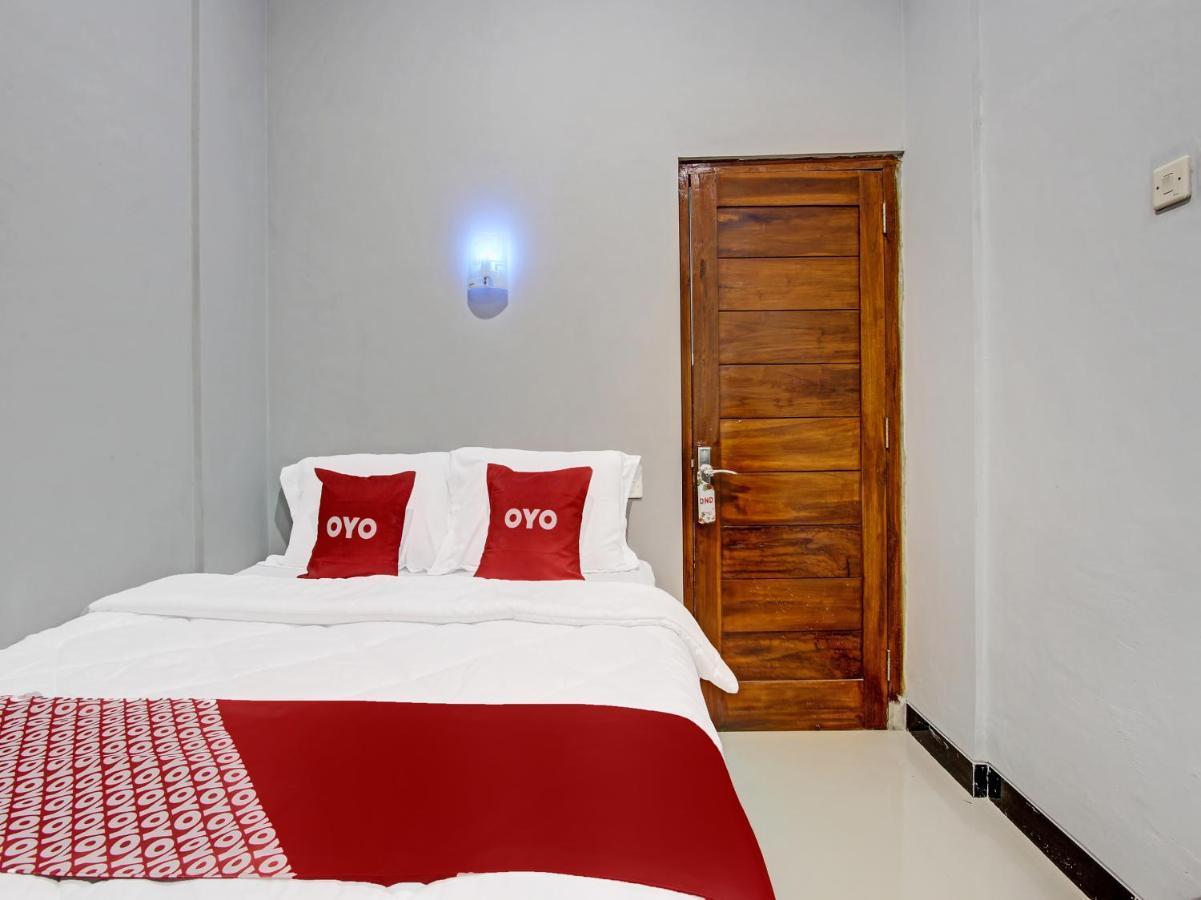 Oyo 91686 Triple S Hotel Malioboro Yogyakarta Kültér fotó