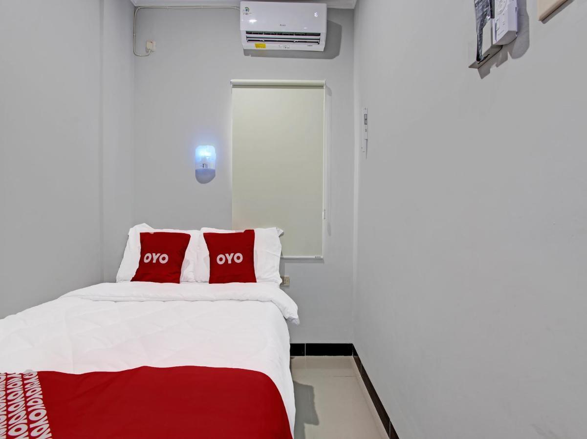 Oyo 91686 Triple S Hotel Malioboro Yogyakarta Kültér fotó
