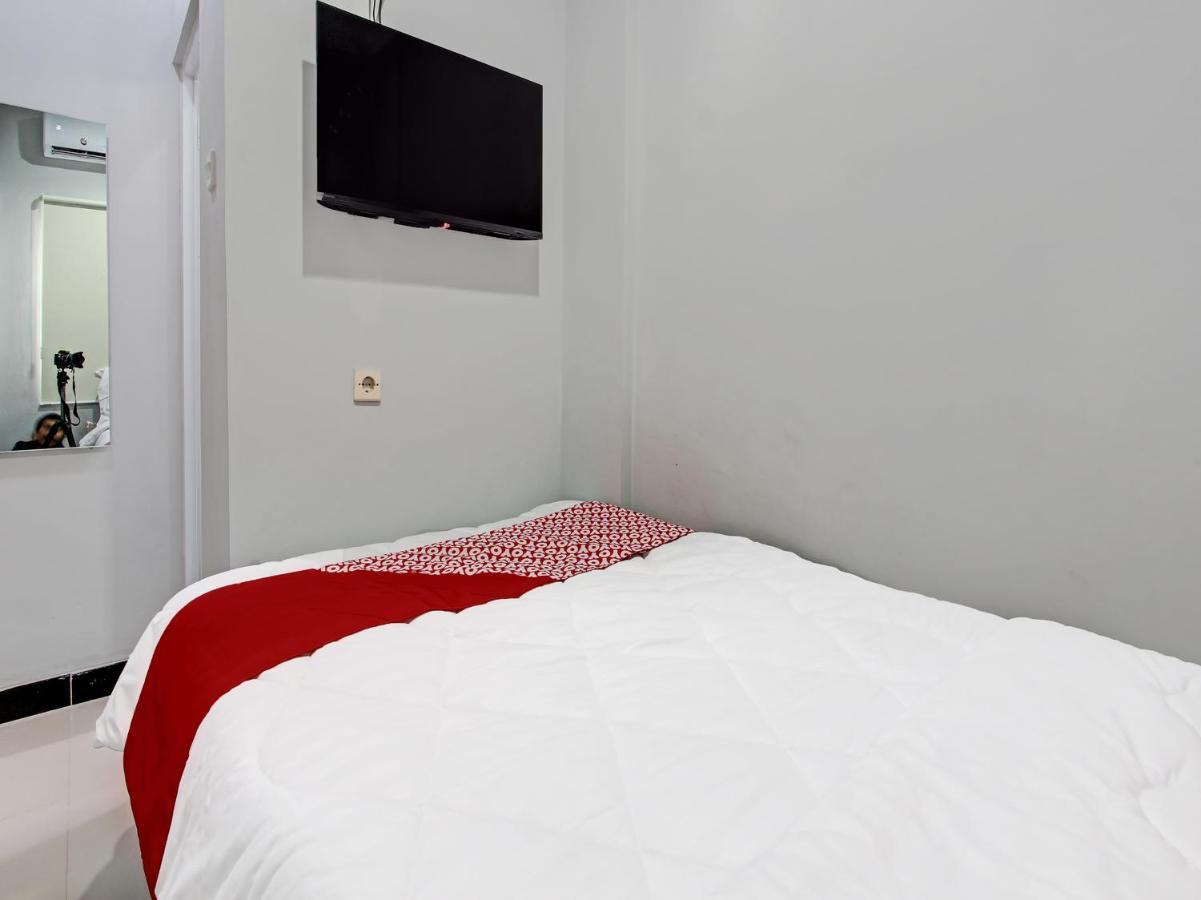 Oyo 91686 Triple S Hotel Malioboro Yogyakarta Kültér fotó