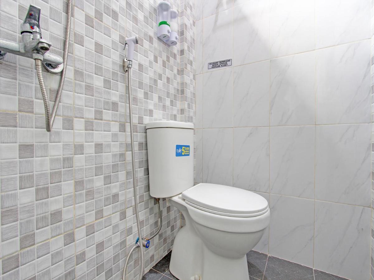 Oyo 91686 Triple S Hotel Malioboro Yogyakarta Kültér fotó