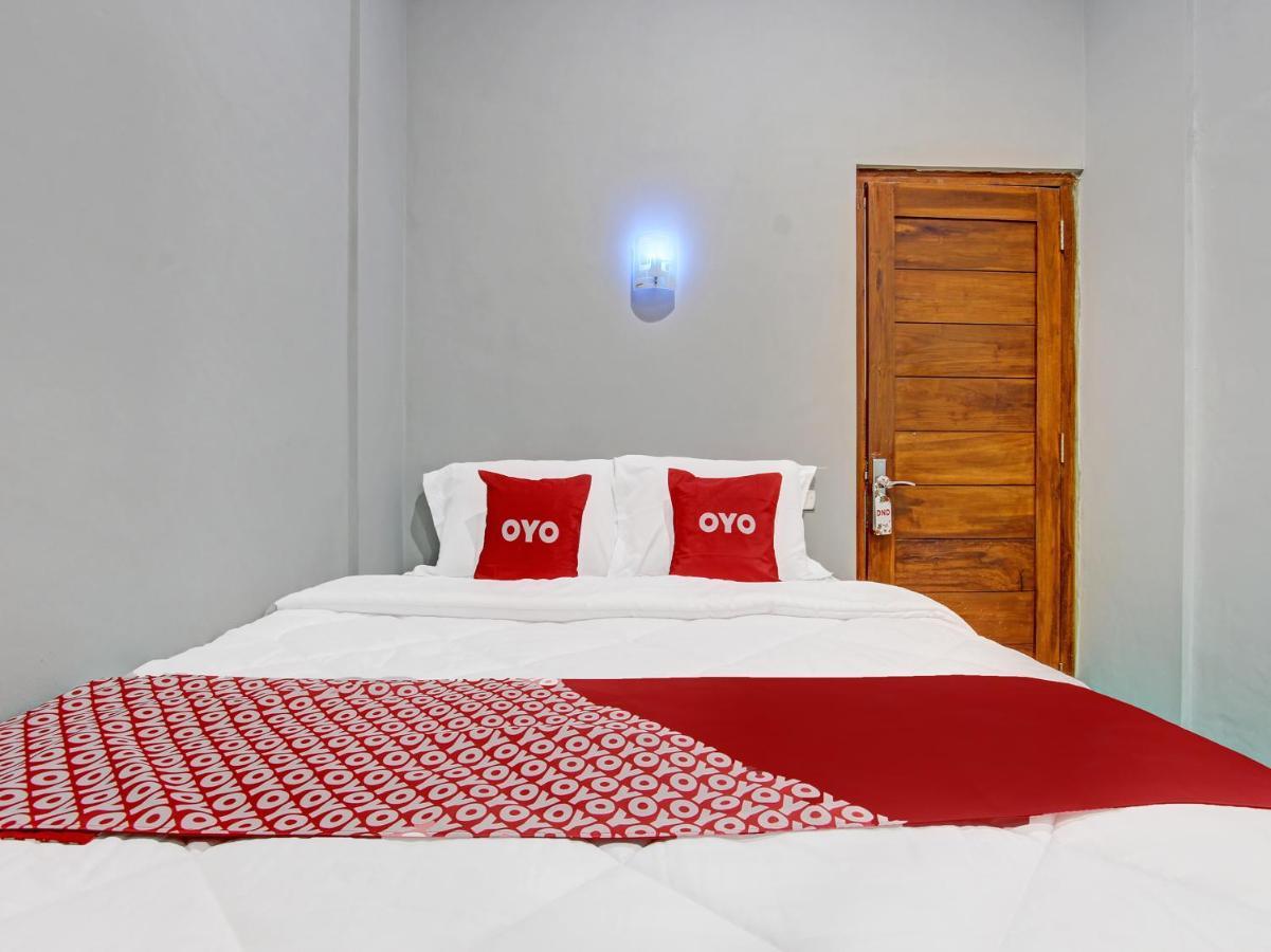 Oyo 91686 Triple S Hotel Malioboro Yogyakarta Kültér fotó