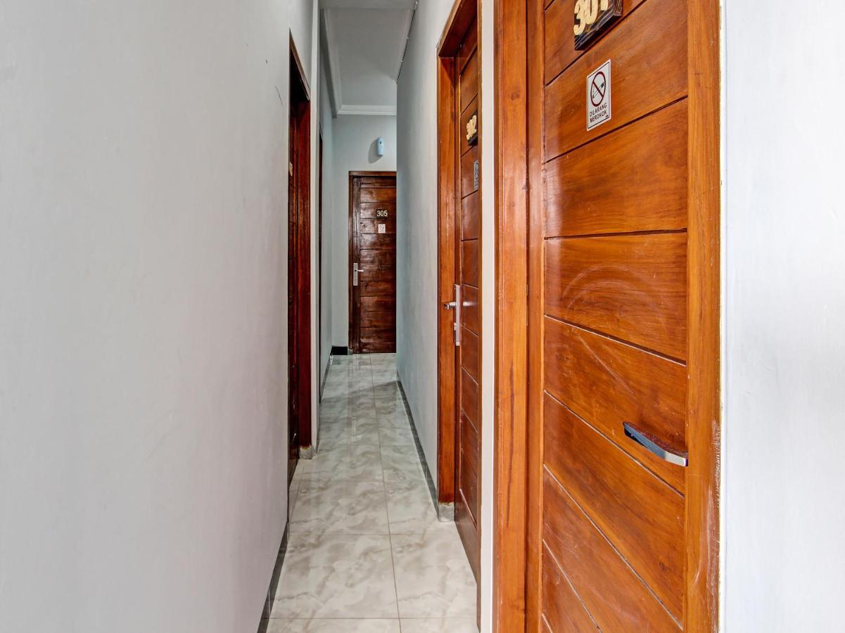 Oyo 91686 Triple S Hotel Malioboro Yogyakarta Kültér fotó