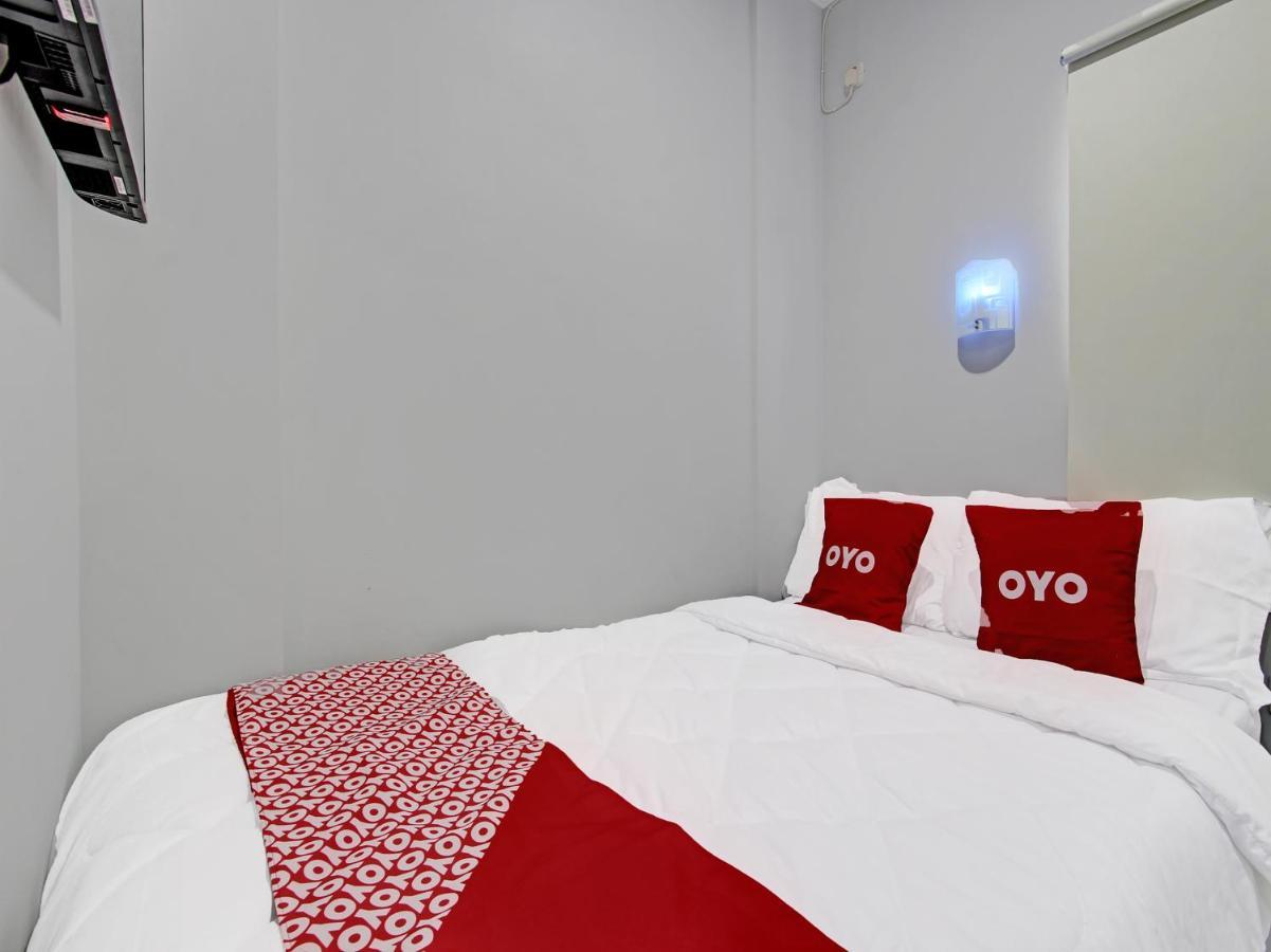 Oyo 91686 Triple S Hotel Malioboro Yogyakarta Kültér fotó